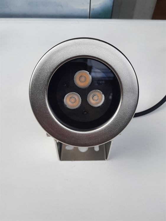 Đèn led âm nước là loại đèn gì?